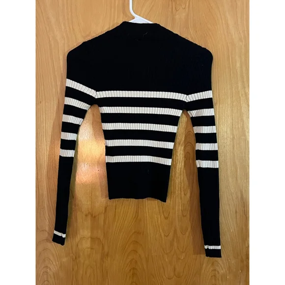 NOISY MAY Black & Beige Striped Ribbed Crew Neck Sweater Women’s Size S EUC - Picture 3 of 10